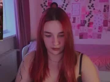 Iwi_wi_wi from Chaturbate