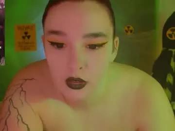 Iwi_wi_wi from Chaturbate