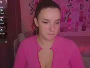 Iwi_wi_wi from Chaturbate