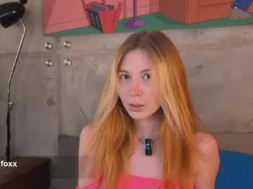 izi_fox from Chaturbate