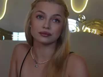 kelly_peachpiee from Chaturbate
