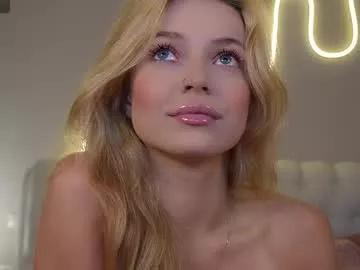 kelly_peachpiee from Chaturbate
