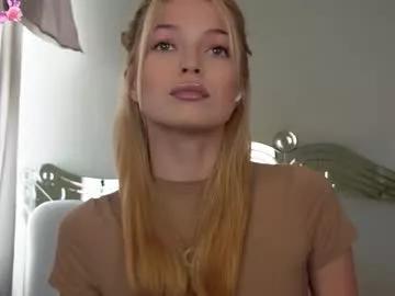 kelly_peachpiee from Chaturbate