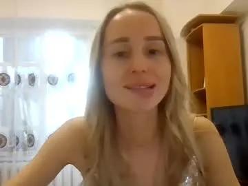 Kissandbelle from Chaturbate