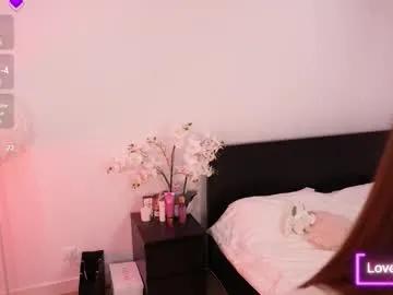 Lilly_colins from Chaturbate