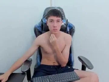 littledanny_ from Chaturbate