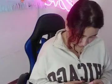 littlee_red from Chaturbate