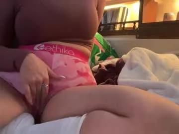 Luuunaheartxxx from Chaturbate