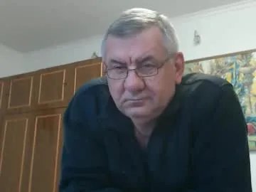 machomale3 from Chaturbate