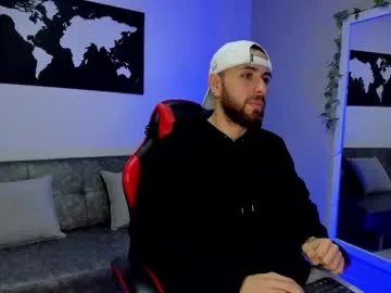 maximo_wolf1 from Chaturbate