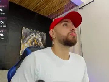 maximo_wolf1 from Chaturbate