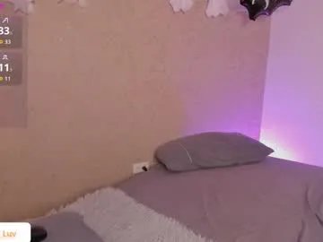 miah_luv from Chaturbate