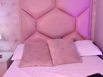 Naked Room noa_butterfly 
