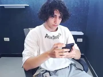 noah_sokolov from Chaturbate