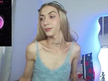 noahfox_12 from Chaturbate