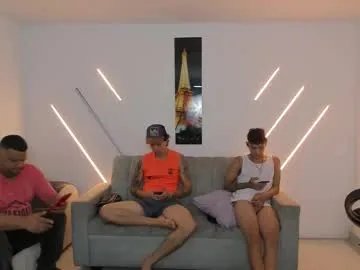 nympho_nathy_sophi from Chaturbate