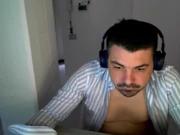 oscarleo from Chaturbate