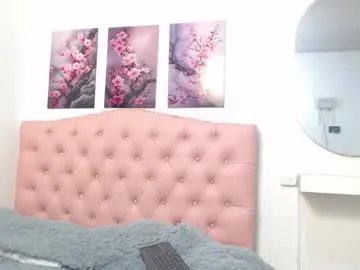 pinky_f00x from Chaturbate