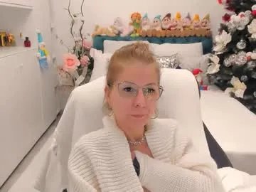 prettyblackeyes from Chaturbate