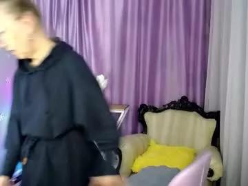 queen_a_n_i from Chaturbate