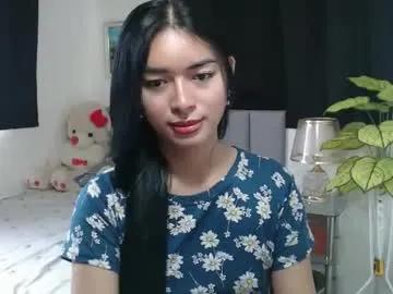 Queenpinay69 from Chaturbate