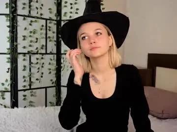 Savannahshor from Chaturbate