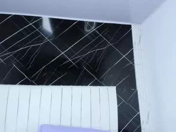 Naked Room shirleyhott 