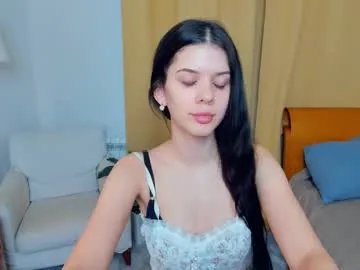 softlyy_bold from Chaturbate