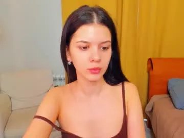 softlyy_bold from Chaturbate