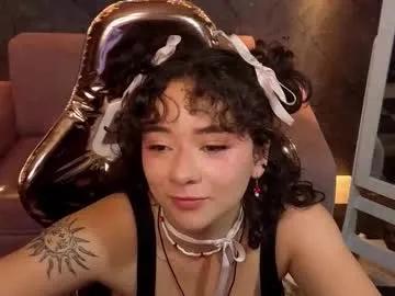 Sunny2_b from Chaturbate