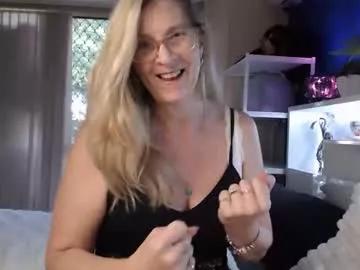 total_aussie_milfs from Chaturbate