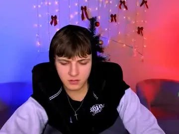 travis_wolf_ from Chaturbate