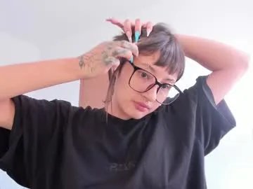 vandalovee from Chaturbate