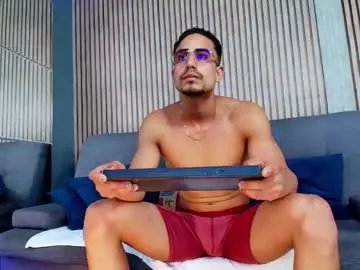 vans_ross from Chaturbate