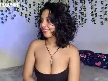 Xayahnds from Chaturbate