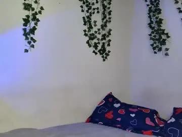 Xayahnds from Chaturbate