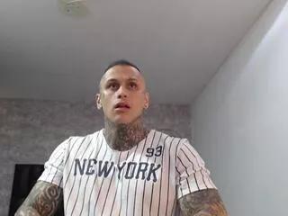 aaron_flex from Flirt4Free