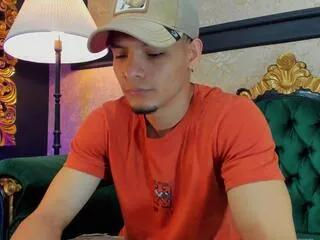 alessandro_kiing from Flirt4Free