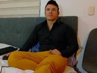 danny_musclehot on Flirt4Free 