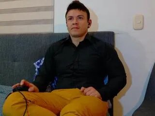 danny_musclehot on Flirt4Free 