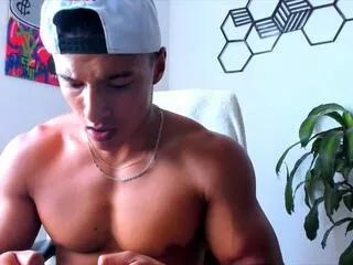 derry_adams from Flirt4Free