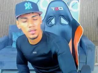 deymond_lee from Flirt4Free