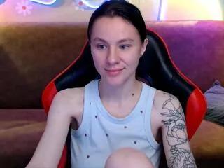 mila_henz from Flirt4Free