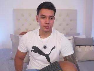 noah_avery from Flirt4Free