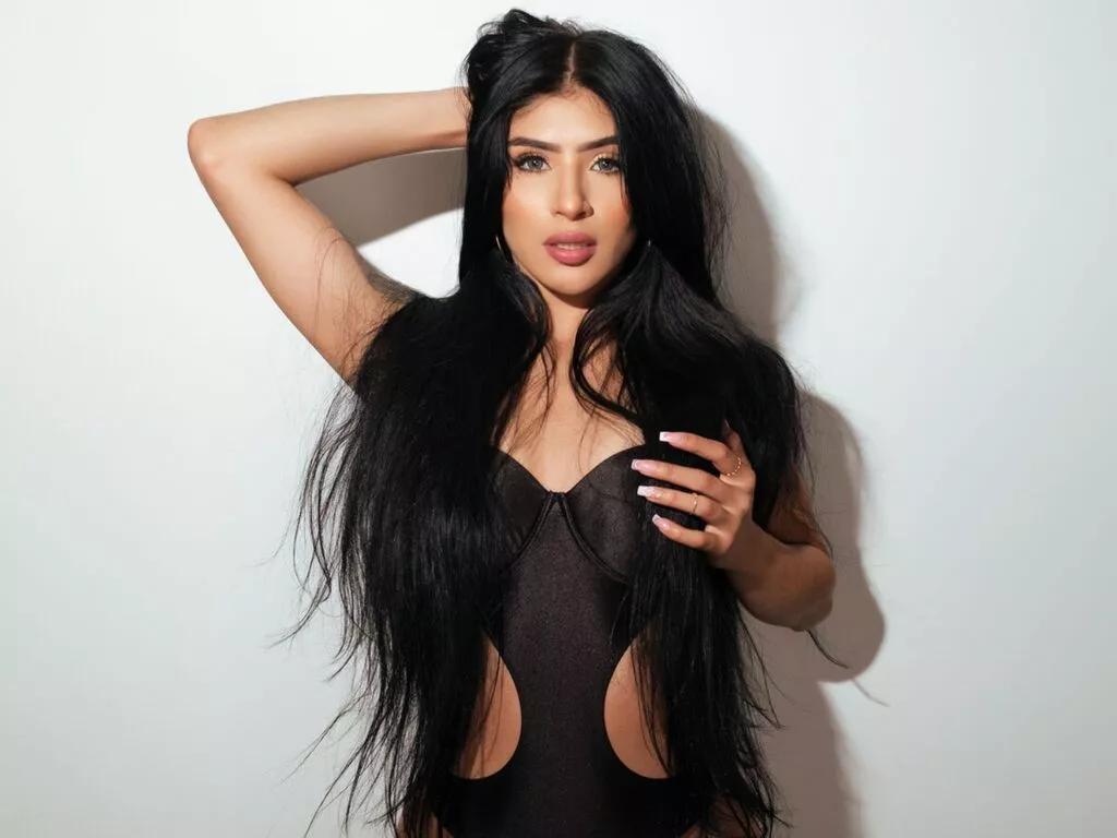 AdrianaRoux from LiveJasmin