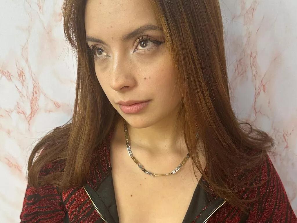 AliceMontclair from LiveJasmin