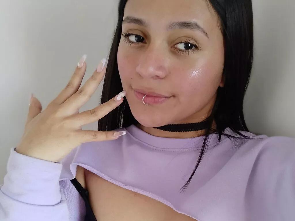 EmilynGrifs from LiveJasmin