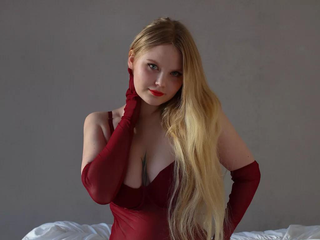 EssieeFanning from LiveJasmin