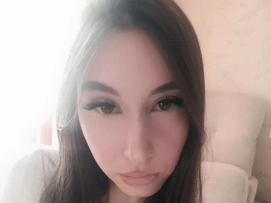 HildCovil from LiveJasmin