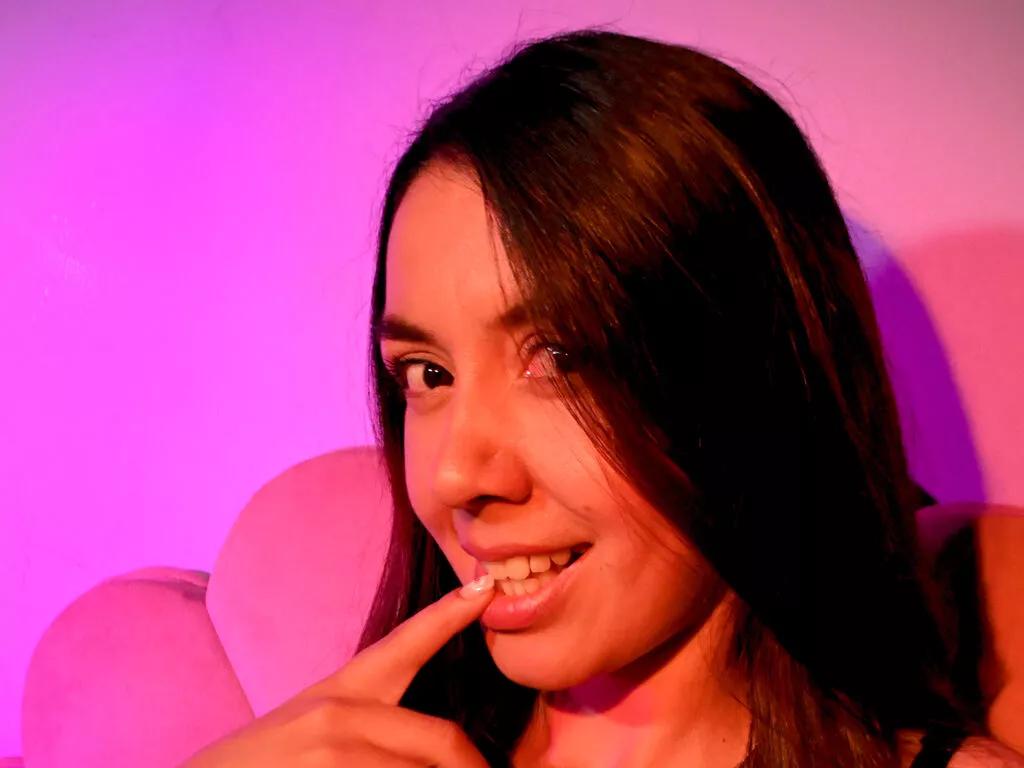 IssabellaEvans from LiveJasmin